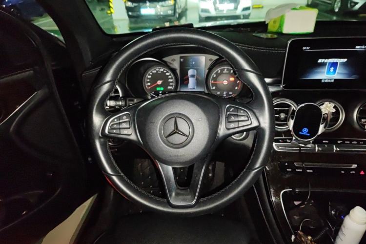 Used Mercedes-Benz GLC 2019 GLC 260 L 4MATIC Dynamic Model Steering Wheel