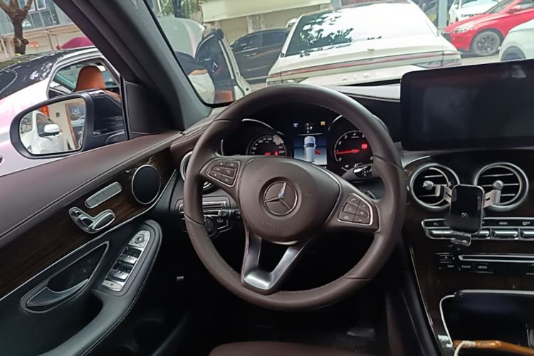 Used Mercedes-Benz GLC 2019 GLC 260 L 4MATIC Dynamic Model Steering Wheel