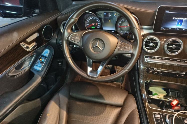 Used Mercedes-Benz GLC 2019 GLC 260 L 4MATIC Dynamic Model Steering Wheel