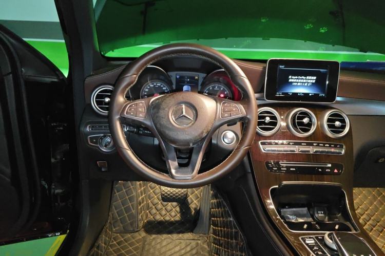 Used Mercedes-Benz GLC 2019 GLC 260 L 4MATIC Dynamic Model Steering Wheel