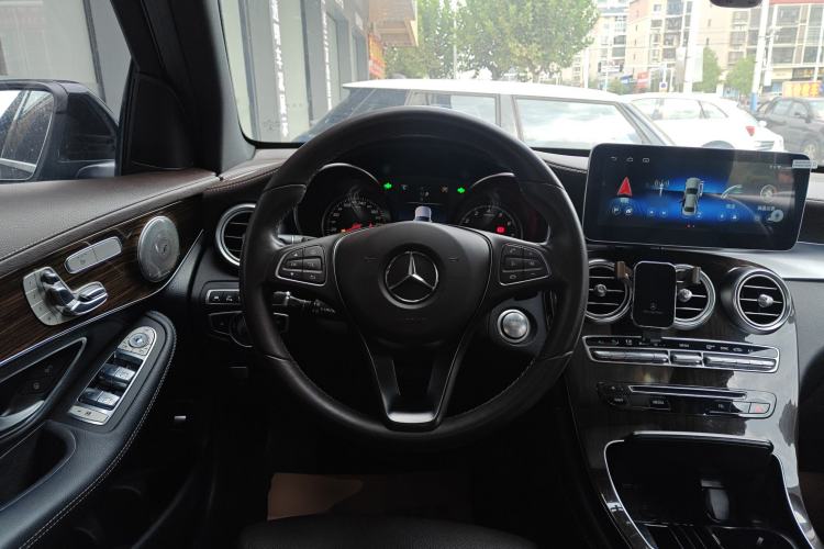 Used Mercedes-Benz GLC 2019 Facelift GLC 260 L 4MATIC Luxury Model Steering Wheel