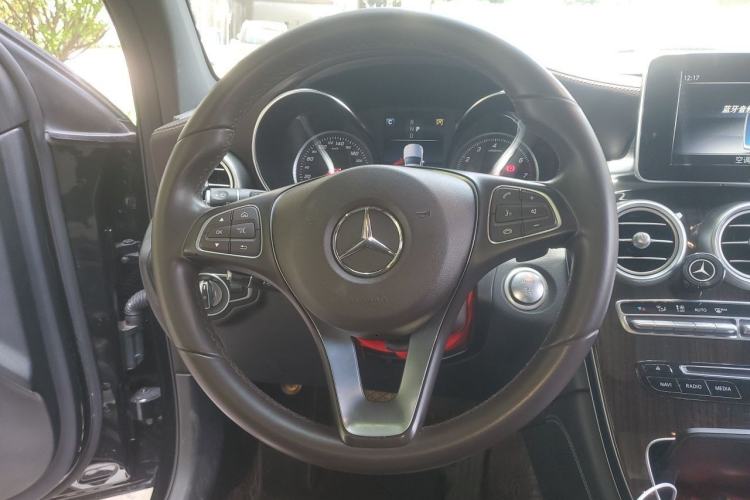 Used Mercedes-Benz GLC 2019 GLC 260 L 4MATIC Luxury Model Steering Wheel
