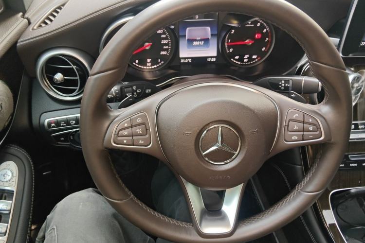 Used Mercedes-Benz GLC 2019 Facelift GLC 260 L 4MATIC Luxury Model Steering Wheel