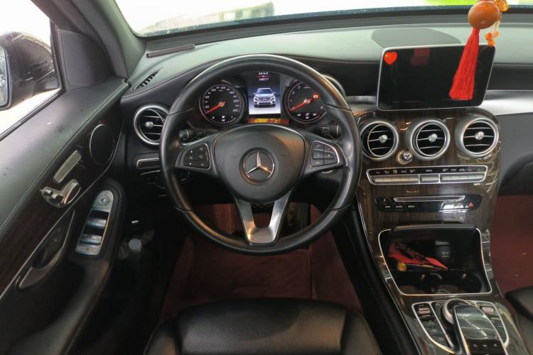 Used Mercedes-Benz GLC 2019 GLC 260 L 4MATIC Dynamic Model Steering Wheel