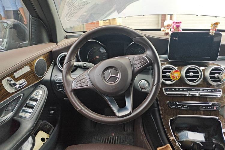 Used Mercedes-Benz GLC 2019 Facelift GLC 260 L 4MATIC Luxury Model Steering Wheel