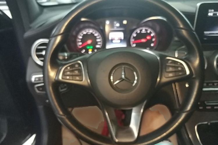 Used Mercedes-Benz GLC 2019 GLC 300 L 4MATIC Dynamic Model Steering Wheel