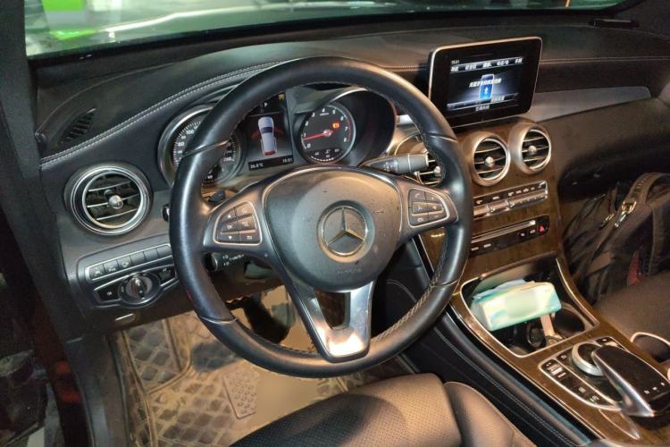 Used Mercedes-Benz GLC 2019 Facelift GLC 260 L 4MATIC Luxury Model Steering Wheel