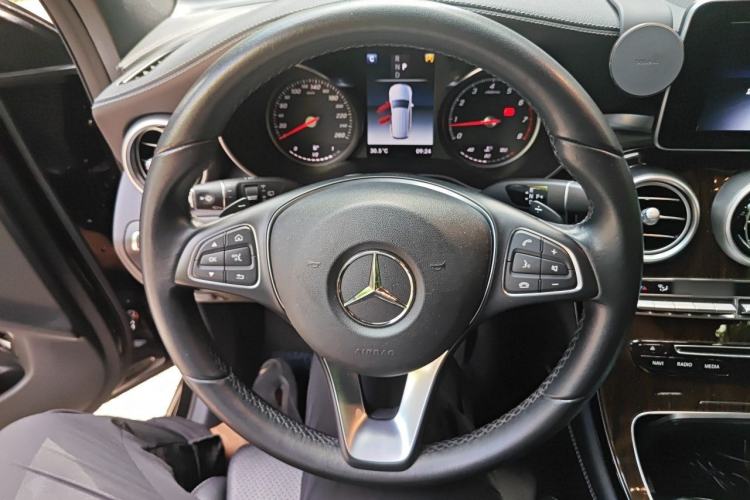 Used Mercedes-Benz GLC 2019 GLC 260 L 4MATIC Dynamic Model Steering Wheel