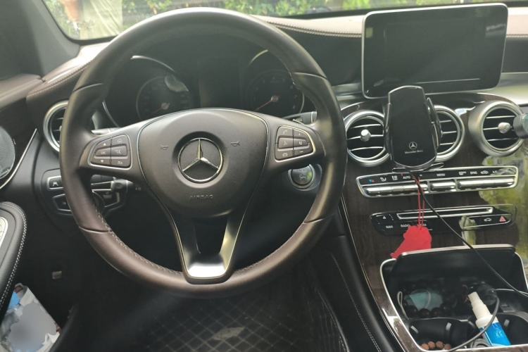 Used Mercedes-Benz GLC 2019 Facelift GLC 260 L 4MATIC Luxury Model Steering Wheel