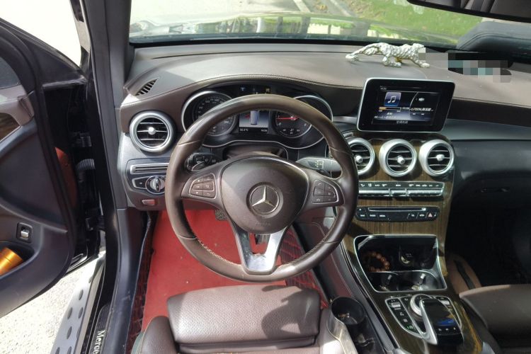 Used Mercedes-Benz GLC 2019 GLC 260 L 4MATIC Dynamic Model Steering Wheel