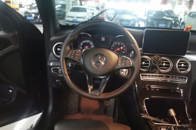Used Mercedes-Benz GLC 2019 Facelift GLC 260 L 4MATIC Luxury Model Steering Wheel