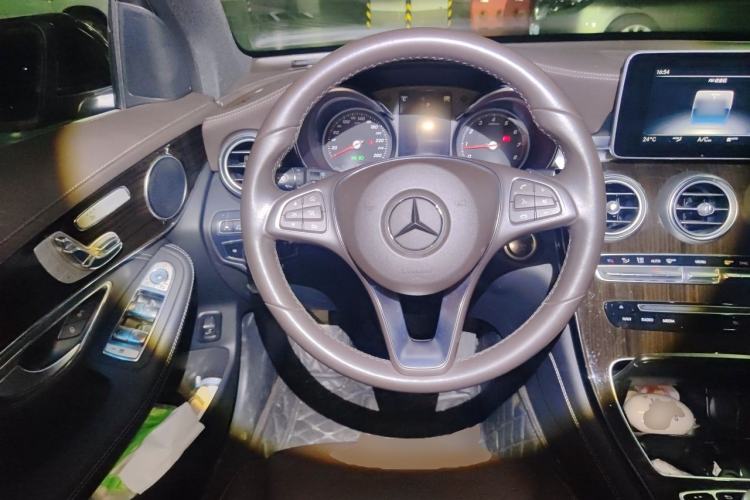 Used Mercedes-Benz GLC 2019 Facelift GLC 260 L 4MATIC Luxury Model Steering Wheel