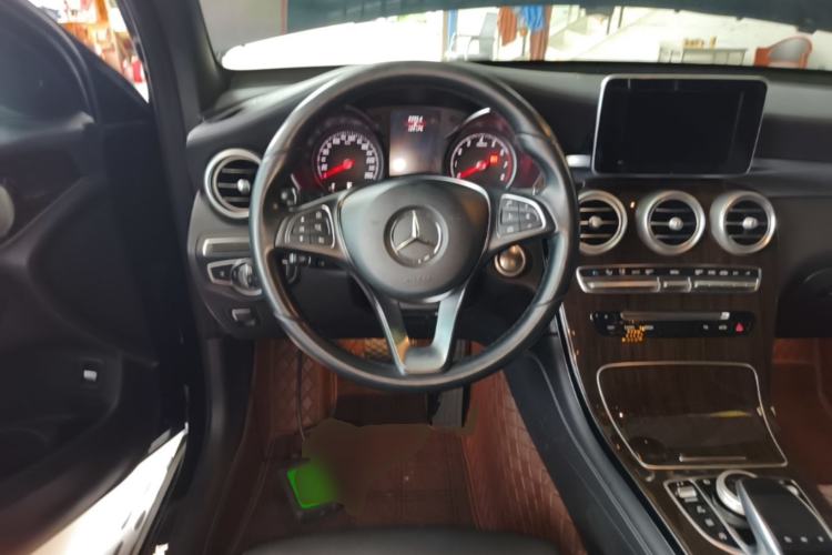 Used Mercedes-Benz GLC 2019 GLC 260 L 4MATIC Dynamic Model Steering Wheel