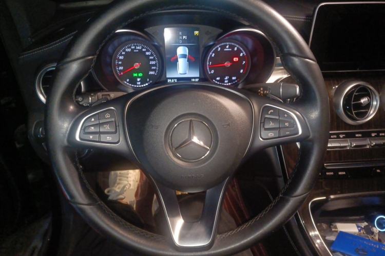 Used Mercedes-Benz GLC 2019 GLC 260 L 4MATIC Luxury Model Steering Wheel