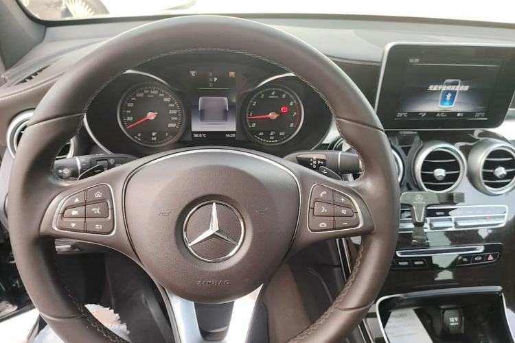 Used Mercedes-Benz GLC 2019 Facelift GLC 260 L 4MATIC Luxury Model Steering Wheel