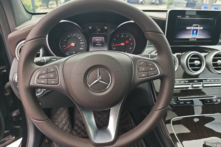 Used Mercedes-Benz GLC 2019 GLC 260 L 4MATIC Dynamic Model Steering Wheel