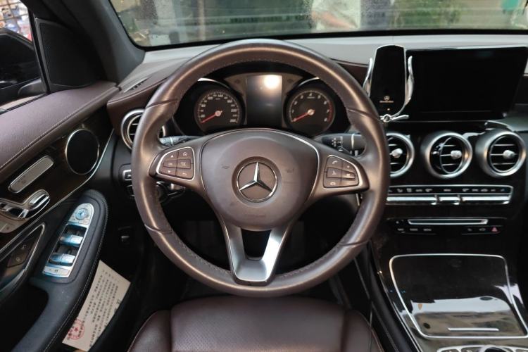 Used Mercedes-Benz GLC 2019 Facelift GLC 260 L 4MATIC Luxury Model Steering Wheel