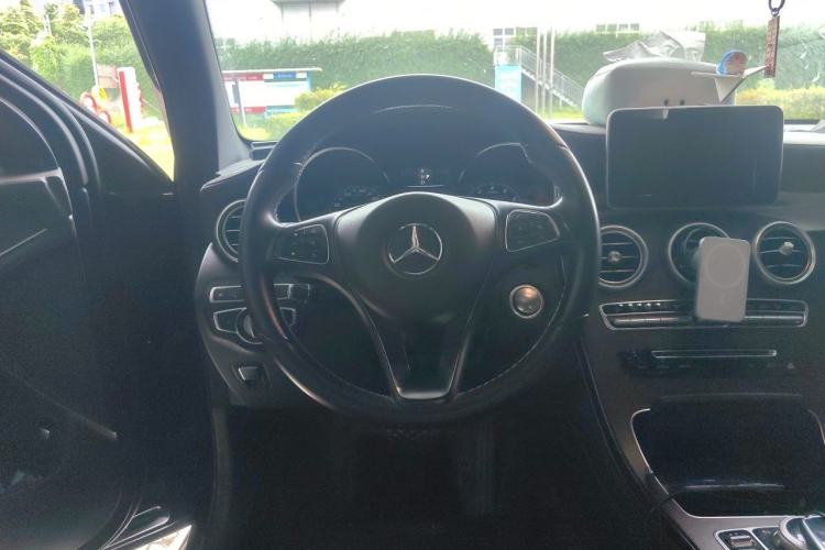Used Mercedes-Benz GLC 2019 GLC 300 L 4MATIC Dynamic Model Steering Wheel