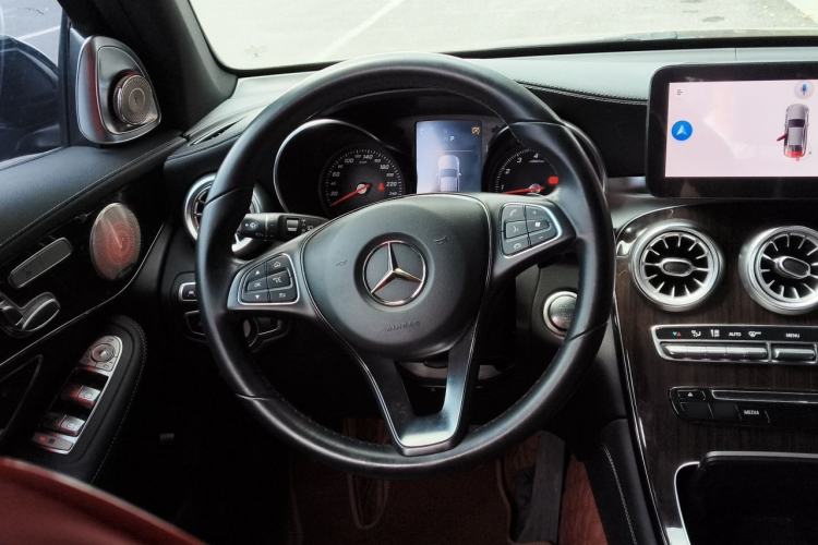 Used Mercedes-Benz GLC 2019 GLC 260 L 4MATIC Luxury Model Steering Wheel