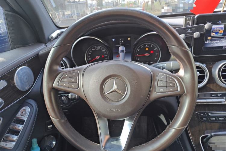 Used Mercedes-Benz GLC 2019 GLC 260 L 4MATIC Dynamic Model Steering Wheel