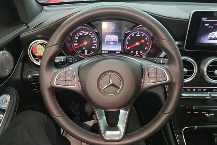 Used Mercedes-Benz GLC 2019 GLC 260 L 4MATIC Dynamic Model Steering Wheel