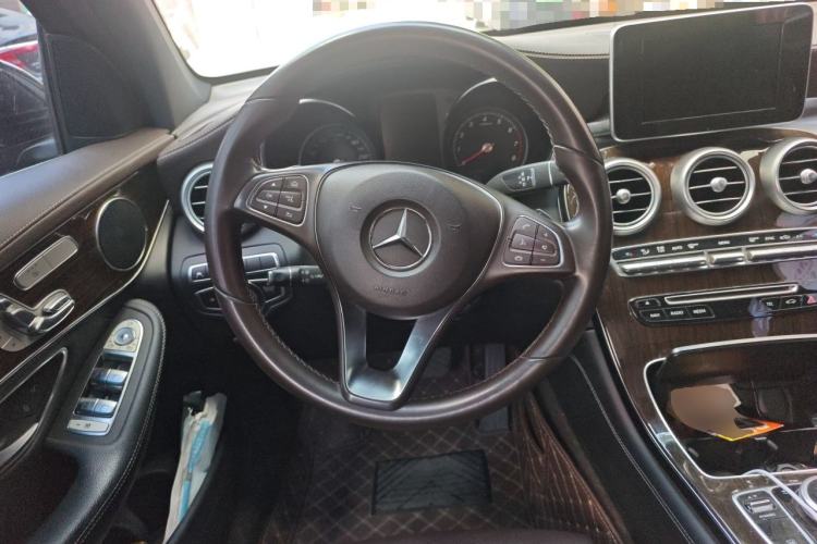 Used Mercedes-Benz GLC 2019 GLC 260 L 4MATIC Dynamic Model Steering Wheel