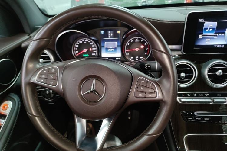 Used Mercedes-Benz GLC 2019 GLC 260 L 4MATIC Dynamic Model Steering Wheel