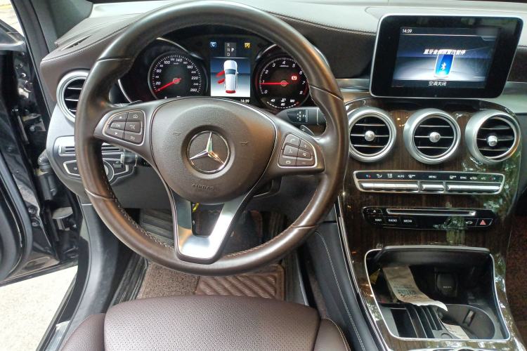 Used Mercedes-Benz GLC 2019 GLC 260 L 4MATIC Dynamic Model Steering Wheel