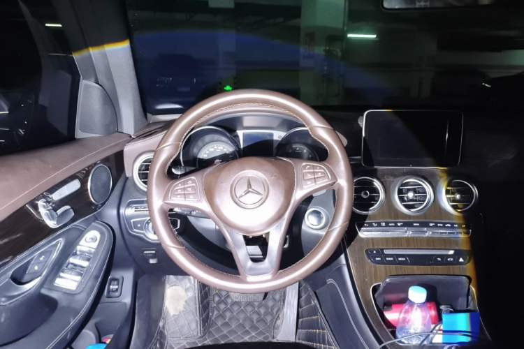 Used Mercedes-Benz GLC 2019 GLC 260 L 4MATIC Dynamic Model Steering Wheel