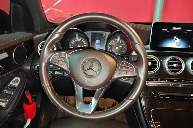 Used Mercedes-Benz GLC 2019 GLC 260 4MATIC Dynamic Edition Steering Wheel