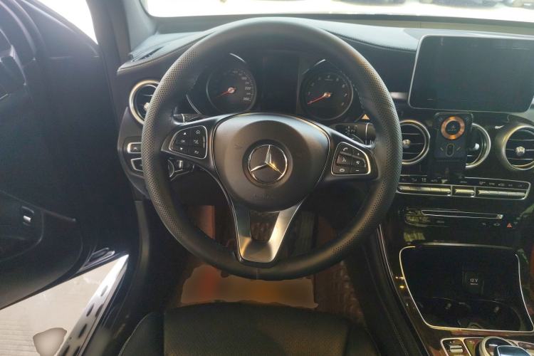 Used Mercedes-Benz GLC 2019 Facelift GLC 260 L 4MATIC Luxury Model Steering Wheel