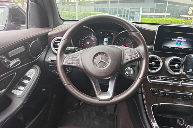 Used Mercedes-Benz GLC 2019 GLC 260 4MATIC Dynamic Edition Steering Wheel