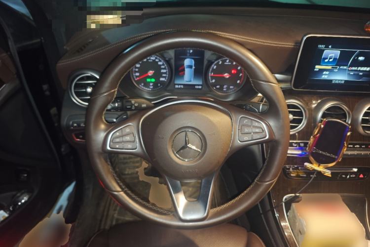 Used Mercedes-Benz GLC 2019 GLC 260 L 4MATIC Dynamic Model Steering Wheel