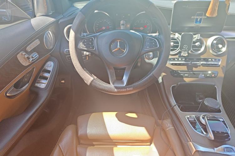Used Mercedes-Benz GLC 2019 Facelift GLC 300 L 4MATIC Luxury Model Steering Wheel