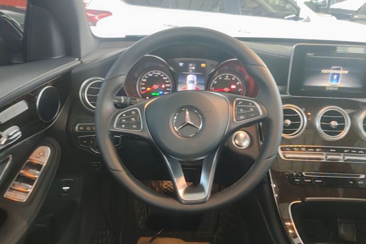 Used Mercedes-Benz GLC 2019 Facelift GLC 260 L 4MATIC Luxury Model Steering Wheel