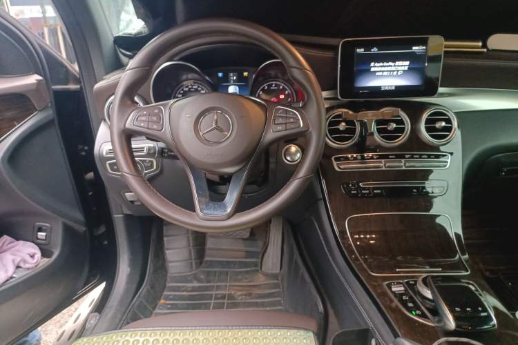 Used Mercedes-Benz GLC 2019 GLC 260 L 4MATIC Dynamic Model Steering Wheel