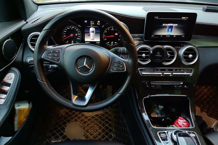 Used Mercedes-Benz GLC 2019 GLC 260 L 4MATIC Dynamic Model Steering Wheel