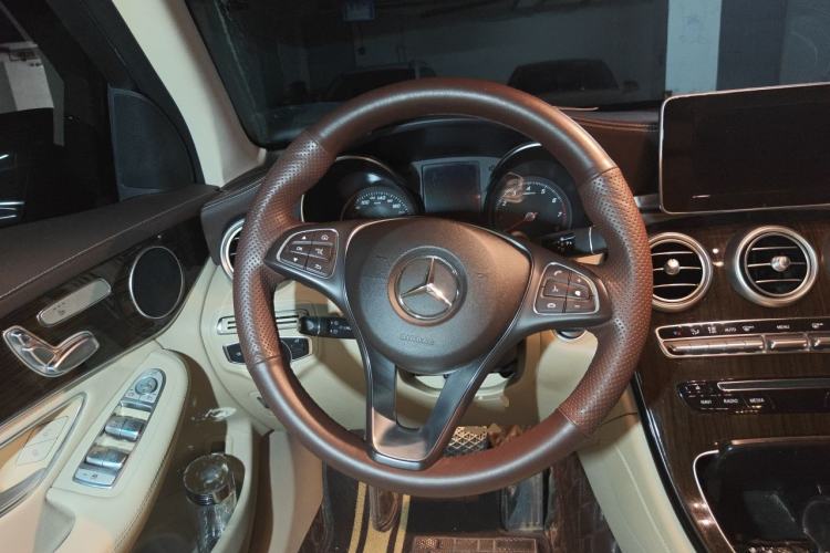 Used Mercedes-Benz GLC 2019 GLC 260 L 4MATIC Dynamic Model Steering Wheel