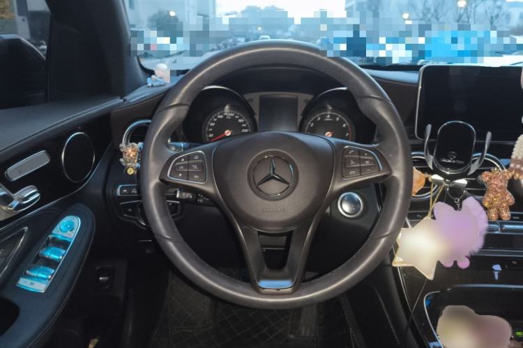 Used Mercedes-Benz GLC 2019 Facelift GLC 260 L 4MATIC Luxury Model Steering Wheel