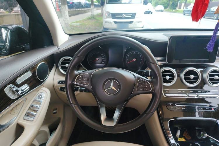 Used Mercedes-Benz GLC 2019 Facelift GLC 260 L 4MATIC Luxury Model Steering Wheel