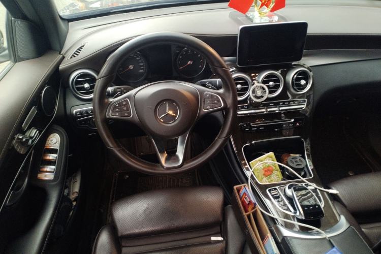 Used Mercedes-Benz GLC 2019 Facelift GLC 260 L 4MATIC Luxury Model Steering Wheel