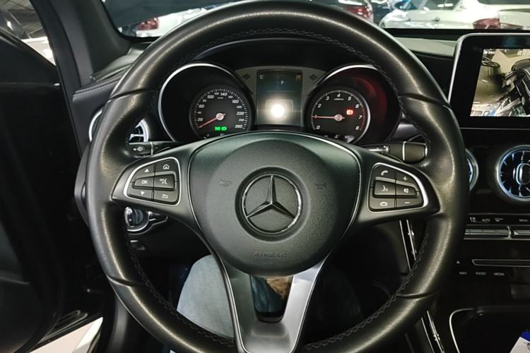 Used Mercedes-Benz GLC 2019 GLC 260 L 4MATIC Dynamic Model Steering Wheel