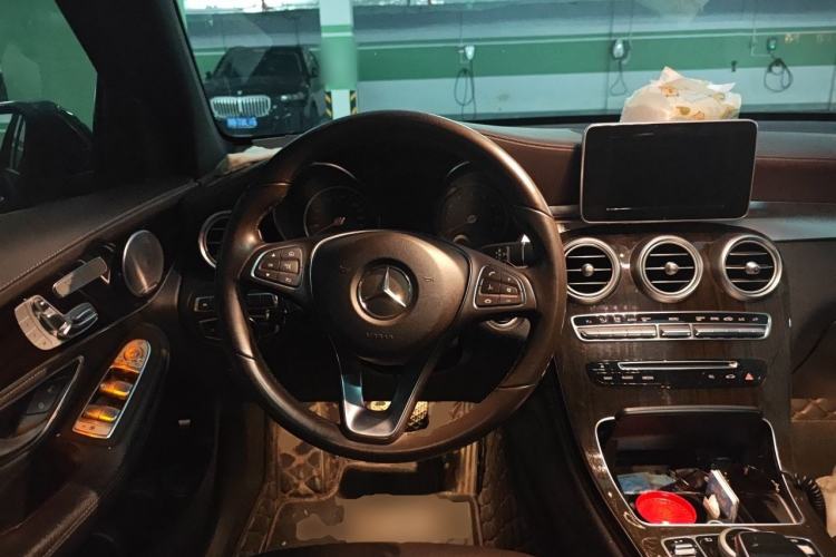 Used Mercedes-Benz GLC 2019 Facelift GLC 260 L 4MATIC Luxury Model Steering Wheel