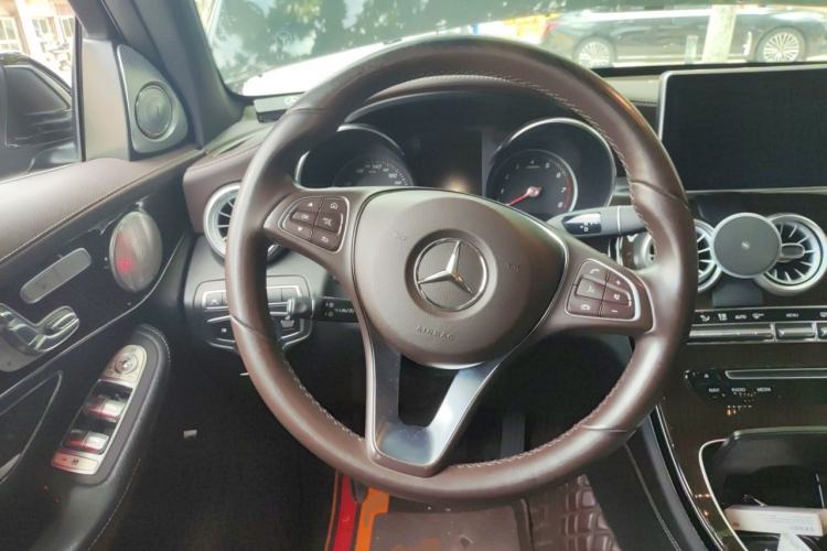 Used Mercedes-Benz GLC 2019 GLC 260 L 4MATIC Luxury Model Steering Wheel