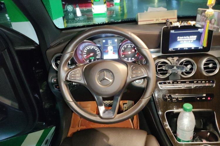 Used Mercedes-Benz GLC 2019 Facelift GLC 260 L 4MATIC Luxury Model Steering Wheel