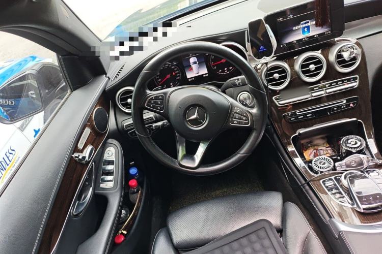 Used Mercedes-Benz GLC 2019 GLC 260 L 4MATIC Dynamic Model Steering Wheel