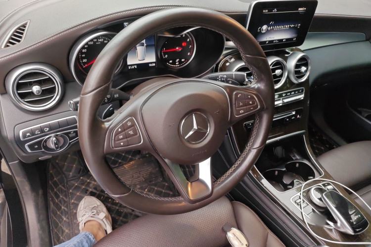 Used Mercedes-Benz GLC 2019 GLC 260 L 4MATIC Luxury Model Steering Wheel