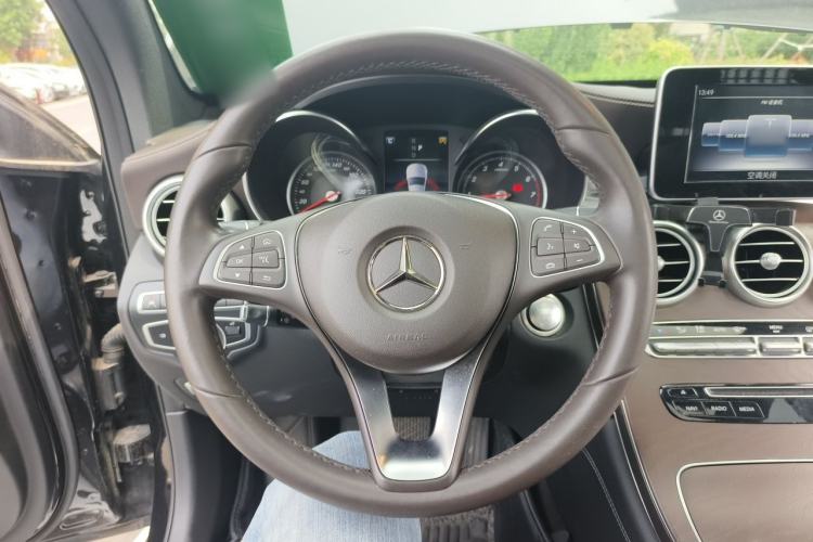 Used Mercedes-Benz GLC 2019 GLC 300 L 4MATIC Dynamic Model Steering Wheel