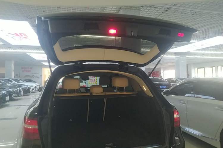 Used Mercedes-Benz GLC 2019 GLC 260 L 4MATIC Luxury Model Trunk