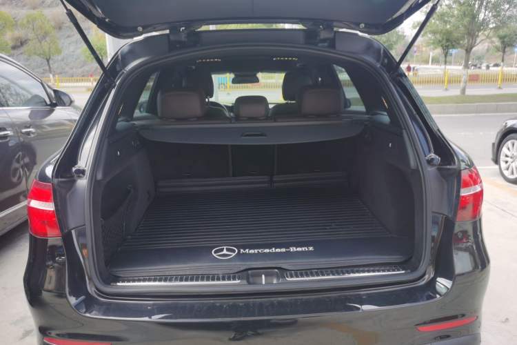 Used Mercedes-Benz GLC 2019 Facelift GLC 260 L 4MATIC Luxury Model Trunk